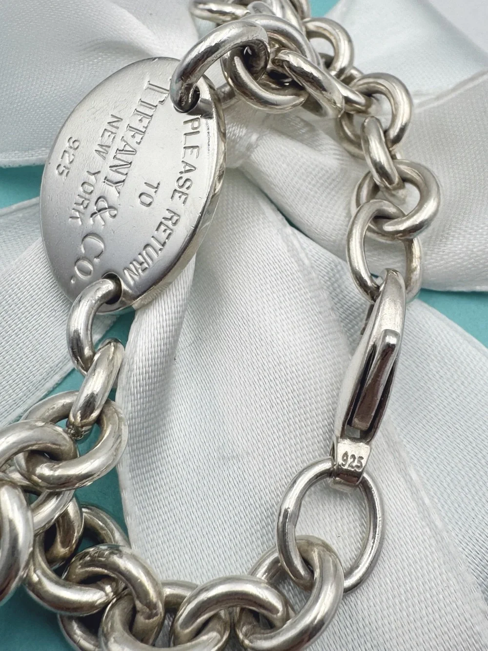 Tiffany & Co. Return to Tiffany Oval Tag Link Bracelet Sterling Silver Gift Box